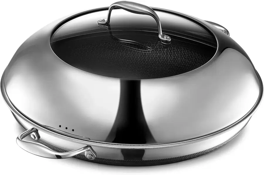 HexClad 14-inch Frying Pan with Lid — 14-inch frying pan with tempered glass lid